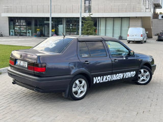 Volkswagen Vento foto 9