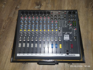 Allen & Heath ZED60-14FX (incorporat in case) - 480 euro foto 1