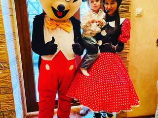 Mickey si Minnie Mouse la petrecerea ta!