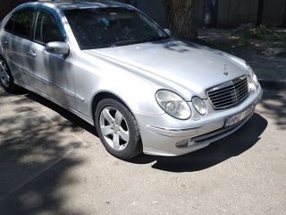 Mercedes E-Class foto 3