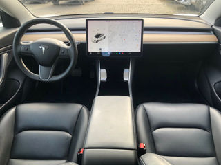 Tesla Model 3 foto 8