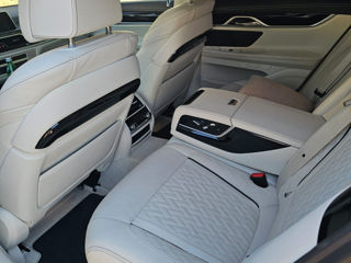 BMW 7 Series foto 3