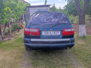 Toyota Carina foto 4