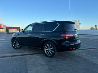 Infiniti QX56 foto 2