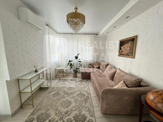 Apartament cu 2 camere, 70 m², Centru, Chișinău foto 1