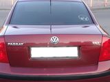 Volkswagen Passat foto 2