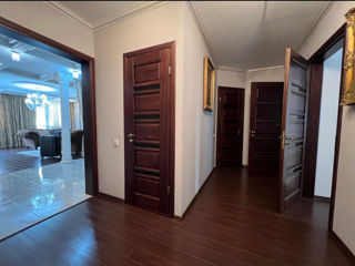 Apartament cu 4 camere, 143 m², Centru, Chișinău foto 6