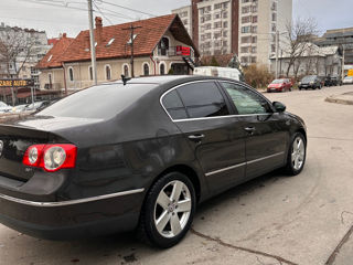 Volkswagen Passat foto 3