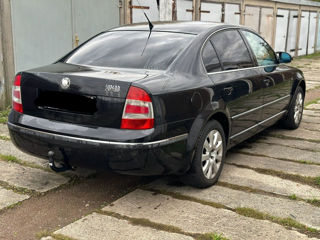 Skoda Superb foto 2