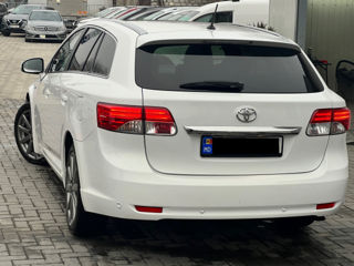 Toyota Avensis foto 5