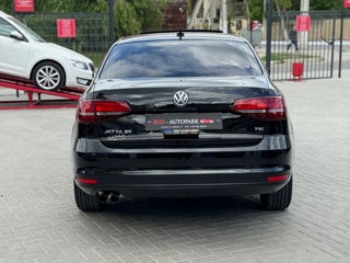 Volkswagen Jetta фото 6
