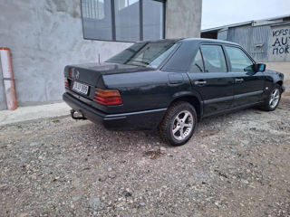 Mercedes Series (W124) foto 2