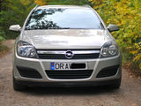 Opel Astra foto 1