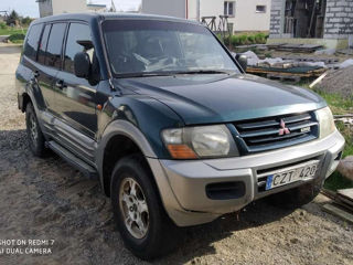 Mitsubishi Pajero foto 2