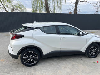 Toyota C-HR foto 3