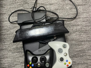 Xbox 360 Slim 250GB + Freeboot + Kinect + 2 Gamepad