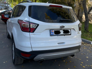 Ford Escape foto 2