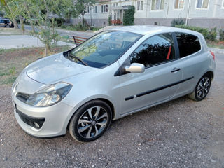 Renault Clio foto 2