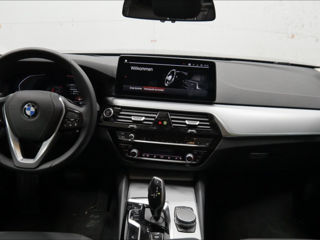 BMW 5 Series foto 8