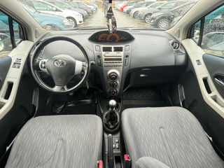 Toyota Yaris foto 9