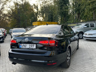 Volkswagen Jetta foto 6