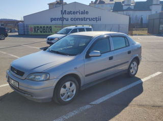 Opel Astra foto 1