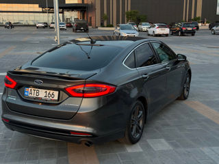 Ford Fusion foto 2