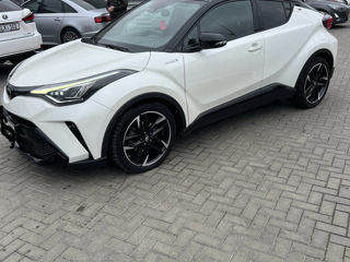 Toyota C-HR foto 2