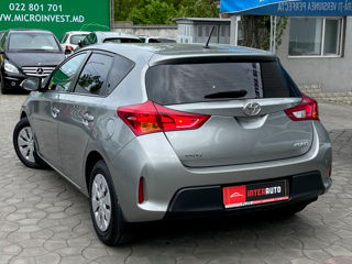 Toyota Auris фото 5