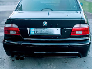 BMW 5 Series foto 6