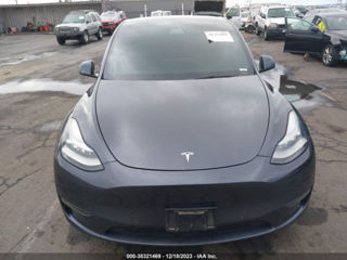 Tesla Model Y foto 3