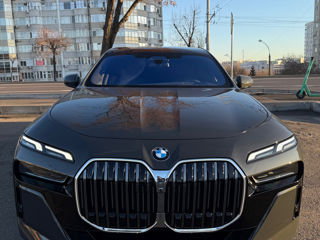 BMW 7 Series foto 3