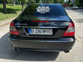 Mercedes E-Class foto 2