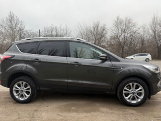 Ford Kuga foto 2