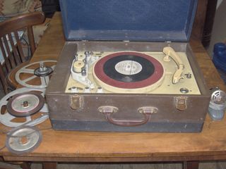 Магнитофон-граммофон "Эльфа" 1957 г. - 300 $. Радиола "VEFradio" - 100 евро, проигрыватель "Вега 104 foto 3