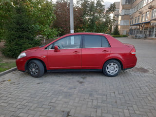 Nissan Tiida foto 3