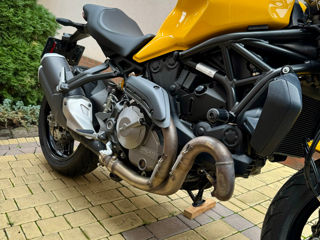 Ducati Monster 821 foto 7