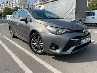 Toyota Avensis foto 2