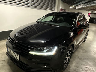 Volkswagen Jetta foto 2