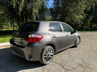 Toyota Auris foto 1