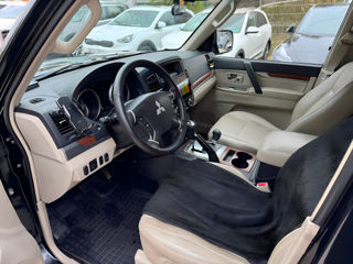 Mitsubishi Pajero foto 8