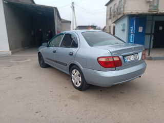 Nissan Almera foto 3