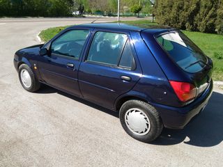 Ford Fiesta foto 3