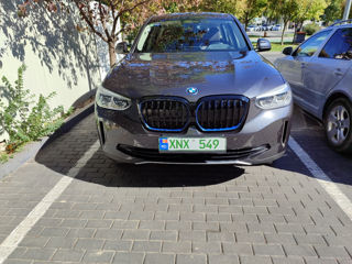 BMW iX3 foto 2