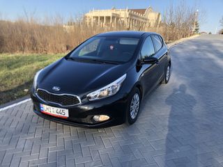 KIA Ceed foto 2