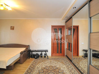 Apartament cu 2 camere, 65 m², Botanica, Chișinău foto 3