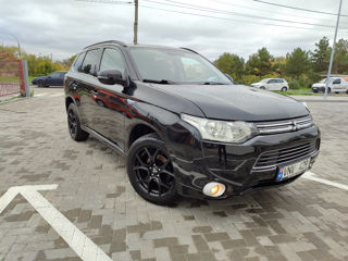 Mitsubishi Outlander foto 2