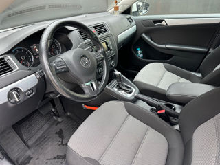 Volkswagen Jetta foto 8