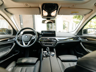 BMW 5 Series foto 3