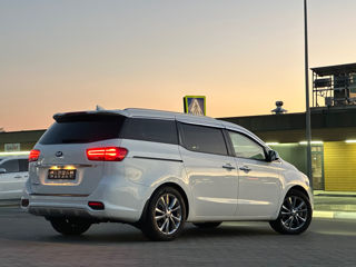 KIA Carnival foto 4